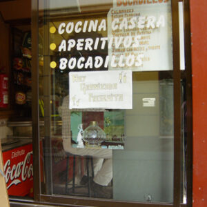 Adentro: Ámparo, Catalina, etc. Carteles en establecimientos de Córdoba 2010